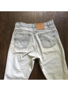 Vintage Levi 550 Light Wash High Waisted Mom Jean 30